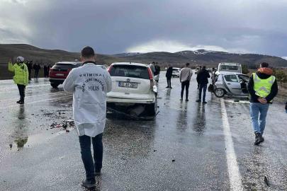 Bayram tatili dönüşü trafik kazası: 1 ölü, 5 yaralı