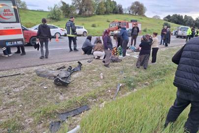 Bayram yolunda feci kaza: Otomobiller kafa kafaya çarpıştı, 7 kişi yaralandı