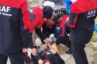 Bayramı köyünde geçirsin diye sedye ile evine taşındı