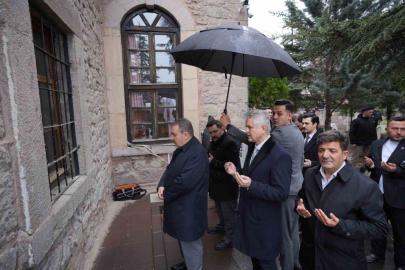 BBP Genel Başkanı Destici, Muhsin Yazıcıoğlu’nun kabrini ziyaret etti