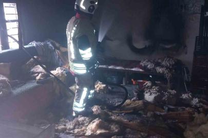 Belen’de yanan ev kullanılmaz hale geldi