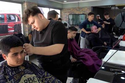 Berberlerde bayram tıraşı mesaisi: "Sabaha kadar devam ediyoruz"