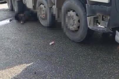 Beton mikserinin altında kalan motosikletli feci şekilde can verdi