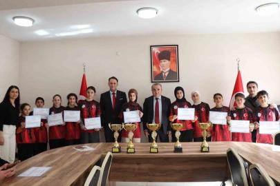 Bilecik’te ‘Floor Curling’ başarı belgeleri sahiplerini buldu