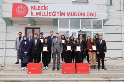 Bilecik’te genç yetenekler ödüllendirildi