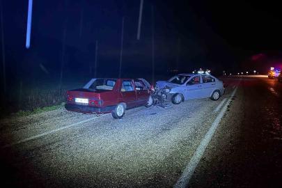 Bilecik’te iki otomobil çarpıştı: 3 yaralı