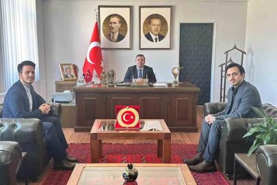 Bilecik’te ikiz kardeşler komşu köylere imam olarak atandı