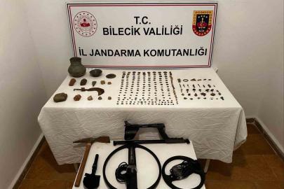 Bilecik’te tarihi eser kaçakçılığı operasyonu: 349 parça tarihi eser bulundu