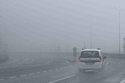 Bolu Dağı’nda sis ve yağış etkili oluyor