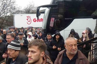 Bolu’da 37 kişilik umre kafilesi dualarla uğurlandı