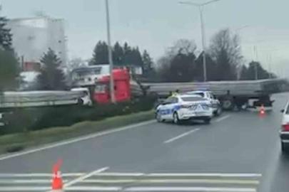 Bolu’da D-100 kara yolunda tır makasladı