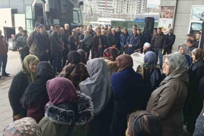 Bolu’da Şevval umresi için 25 kişilik kafile dualarla uğurlandı