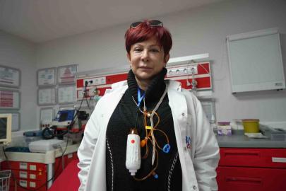 Boynunda kemoterapi, kalbinde meslek aşkı: İki farklı kanser ile mücadele eden hekimin sarsılmaz azmi