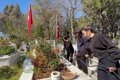 Bozyazı’da öğrencilerden şehitlere ziyaret