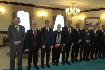 Bursa protokolü bayramlaşmak için bir araya geldi