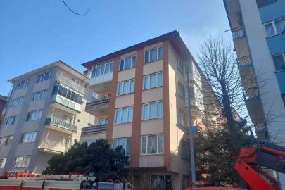 Bursa’da apartman çatısında yangın paniği