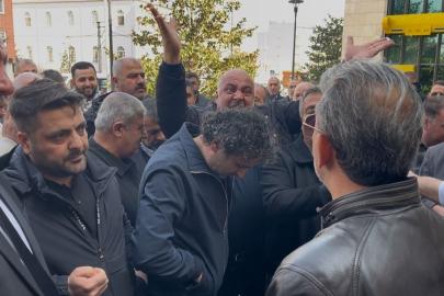 Bursa’da halk otobüsü esnafı belediye önünde toplandı