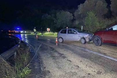 Bursa’da iki otomobil çarpıştı: 1 kişi yaralandı, 11 aylık bebek faciadan döndü