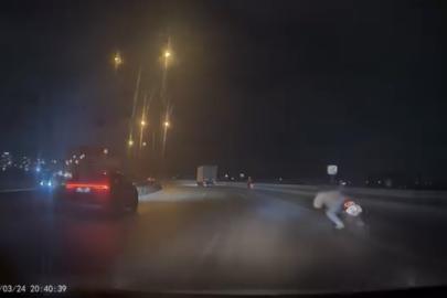 Bursa’da motosiklet kazası kamerada : Sürücü yola böyle savruldu