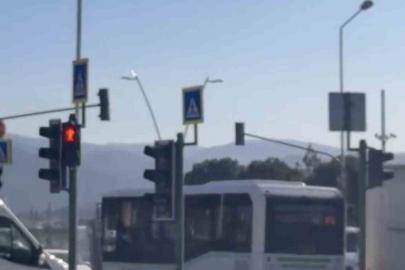 Bursa’da özel halk otobüsü ters şeride girdi