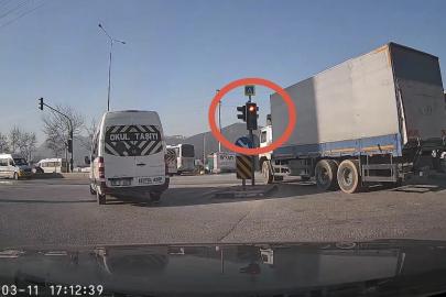 Bursa’da sürücüler kırmızı ışıkta durmadı