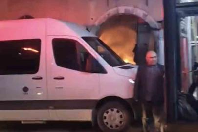 Bursa’da tarihi binada çıkan yangın söndürüldü