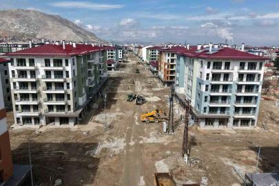Büyükşehir, Elbistan Hacı Esat Efendi Caddesi’ni 30 milyonluk yatırımla yeniliyor