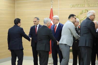 Çankırı’da protokol ile vatandaşlar bayramlaştı