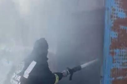 Çardak yangınında 65 buzağı telef oldu