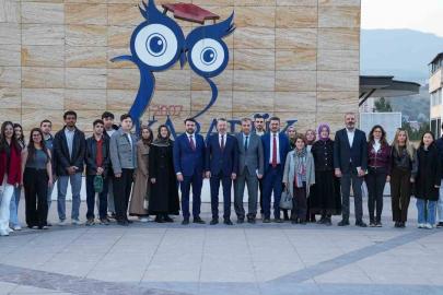 Cem Şahin ve Rektör Kırışık Sosyalfest’te öğrencilerle buluştu