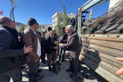 Çermik’te çiftçilere 10 bin adet fidan