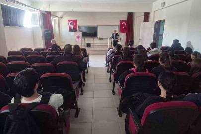 Çine’de öğrencilere cami ve hayat temalı konferans verildi