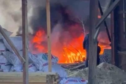 Çöp konteynerlerinde çıkan yangın korkuttu