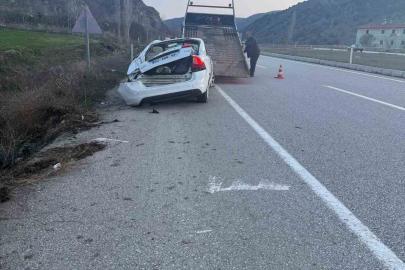 Çorum’da otomobil dereye devrildi: 4 yaralı