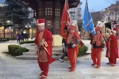 Davetli oldukları iftara mehter takımı ile gittiler