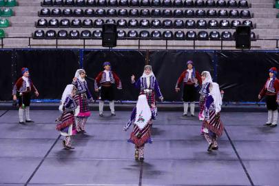 Denizli’de halk oyunları şöleninde finalistler belli oldu