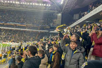 Depremzede gençler süper lig maçlarında moral buldu