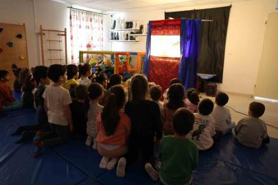 Didim Belediyesi minikleri Hacivat ve Karagöz ile buluşturdu