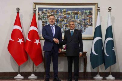 Dışişleri Bakanı Fidan, Pakistanlı mevkidaşı Dar ile görüştü