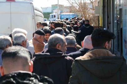 Diyarbakır’da ’APP plaka’ kuyruğu