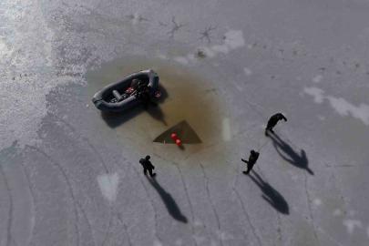 Diyarbakır’da SAK timi arama faaliyetleri esnasında delil de topluyor