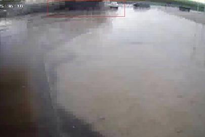 Diyarbakır’da tır otomobili biçti: 2 yaralı