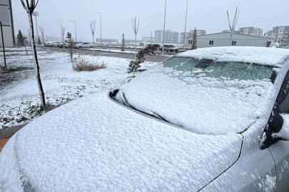 Diyarbakır’ın yüksek kesimlerinde kar yağışı