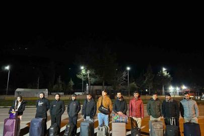 Durdurulan otobüste 11 kaçak göçmen yakalandı