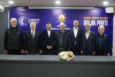 Düzce’de emekli eğitimciler AK Parti’ye katıldı