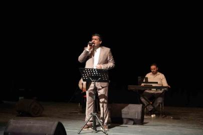 Düzce’de Mehmet Yiğit’ten ilahi rüzgarı