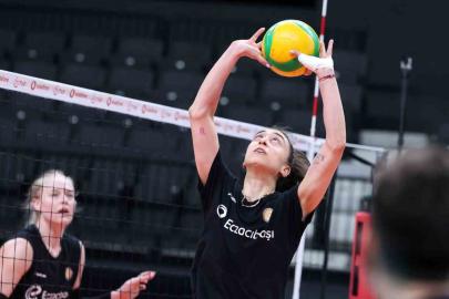 Eczacıbaşı Dynavit, yarı final ilk maçına çıkıyor