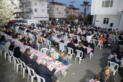 Edremit Belediyesi iftar sofraları Altınoluk’ta kuruldu