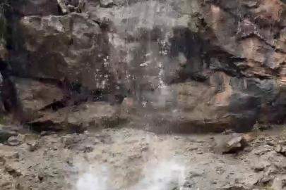 Elazığ’da yağışlar doğal şelaleler oluşturdu