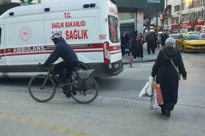 Elektrikli bisiklet, servis aracıyla çarpıştı: 1 yaralı